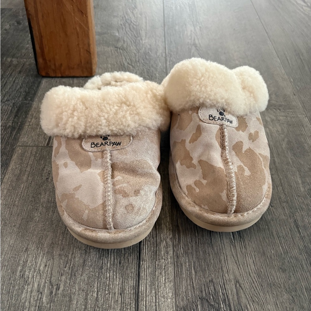 BearPaw Kids' Cream and Tan Slippers